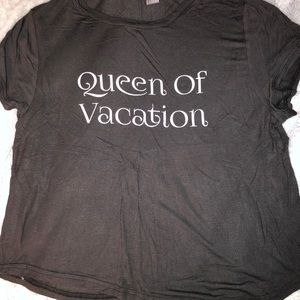 Graphic cropped shirt